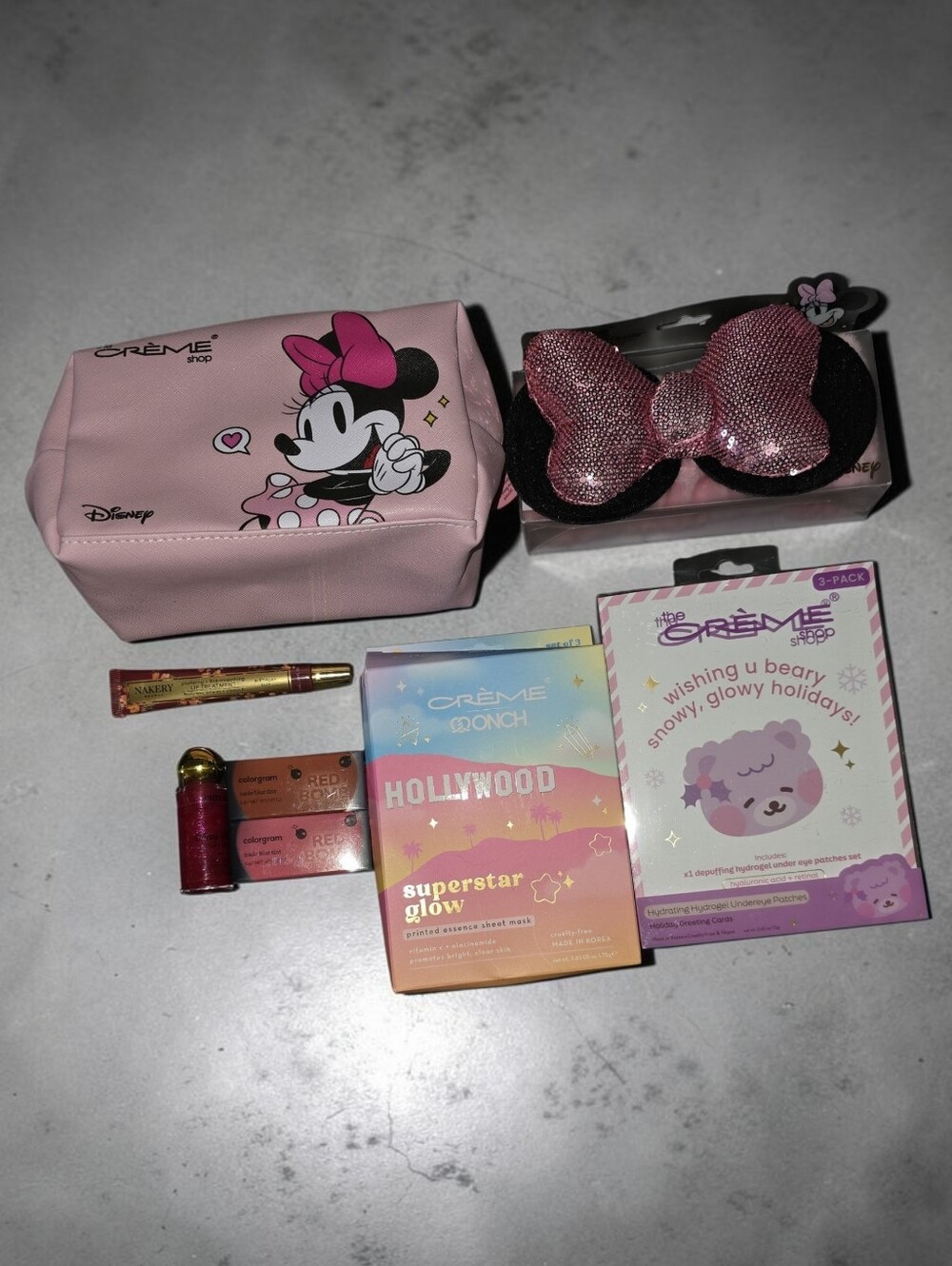 The Crème Shop Pink Minnie Mouse Cosmetic Pouch Beauty Bundle